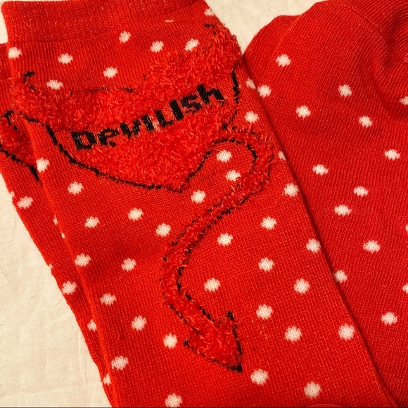 ⚠️ Devilish fuzzy red white black heart polka dot ankle socks - Picture 2 of 4